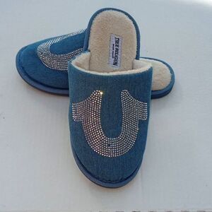 True Religion Small 5-6 Slippers Slides Shoe Furry Blue Silver Sparkle Logo